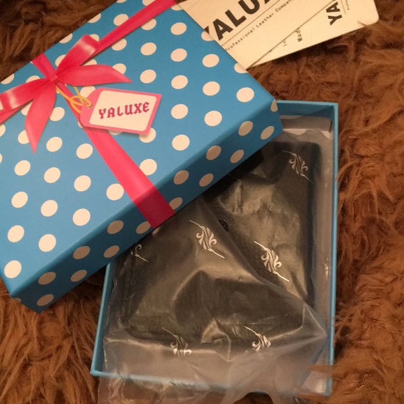 New Black Yaluxe Wallet - Picture 6 of 7